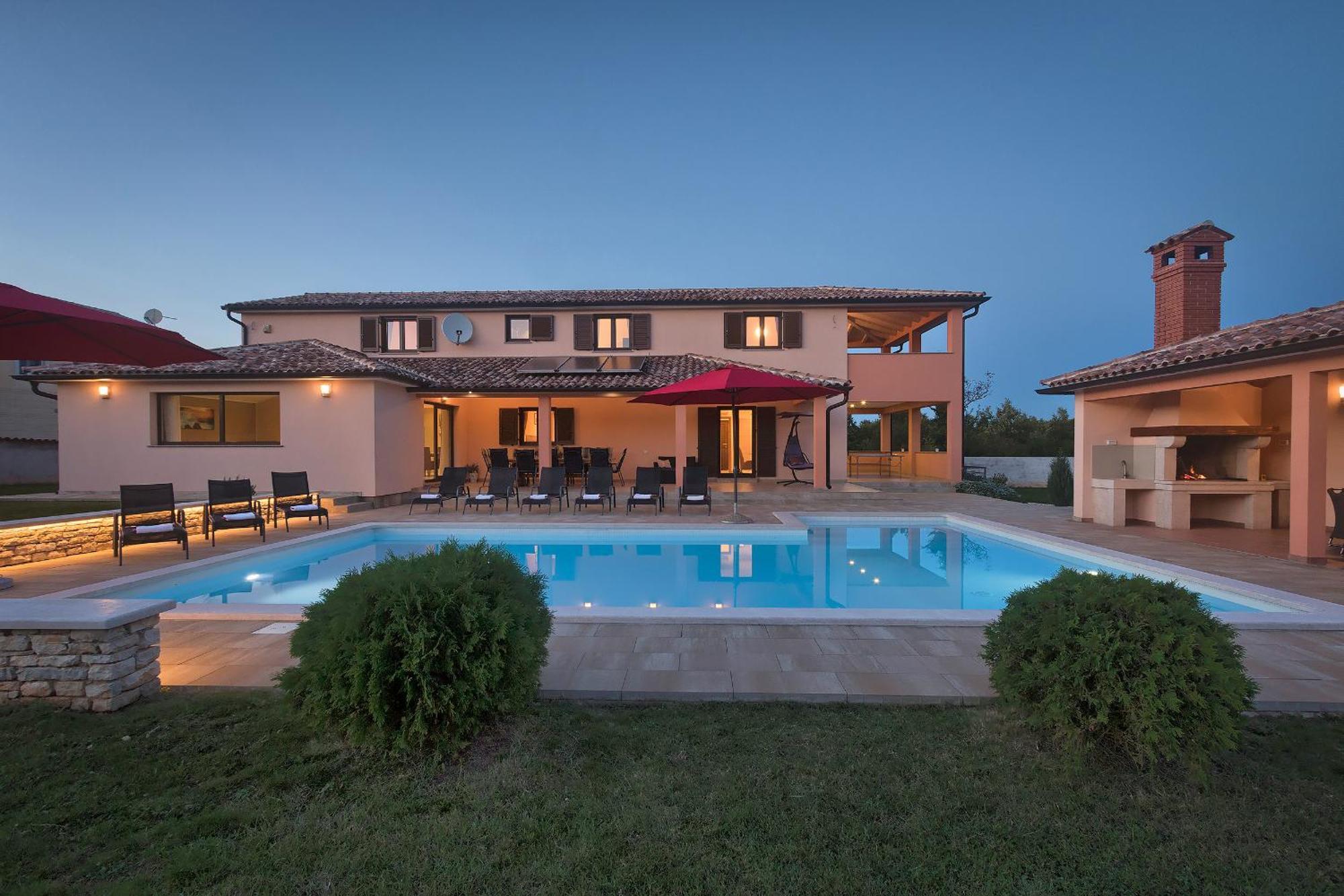 Villa Amber Rojnici Exterior photo