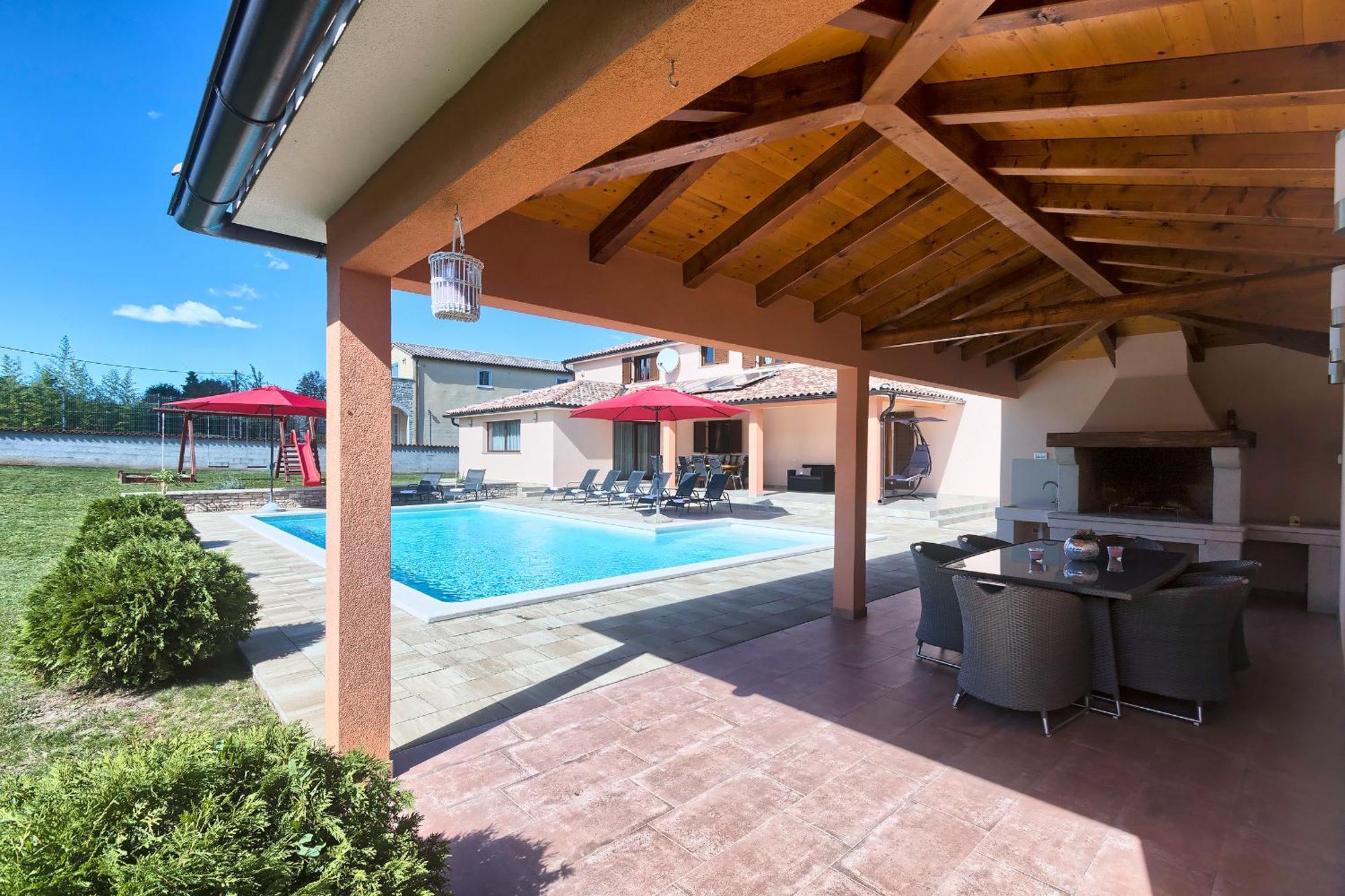 Villa Amber Rojnici Exterior photo